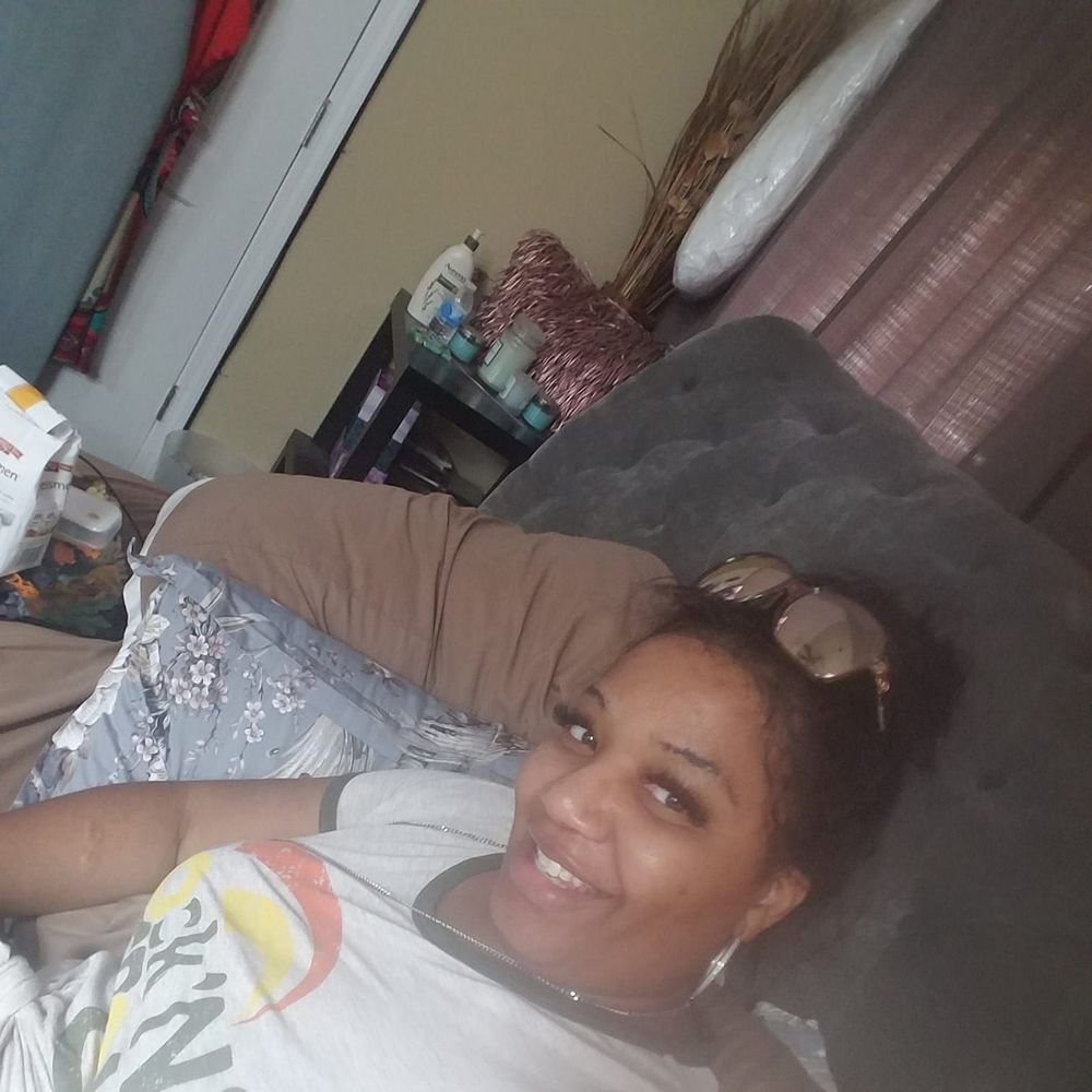 Meet your Posher, Adrienne